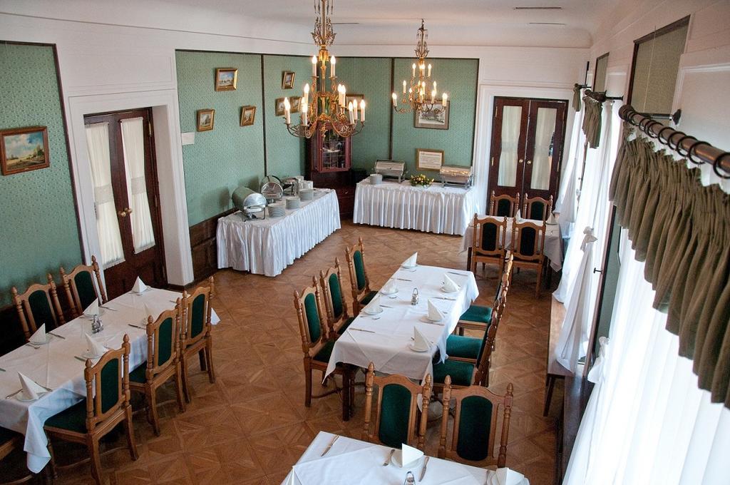 Готель Zamek Dom Polonii 3*